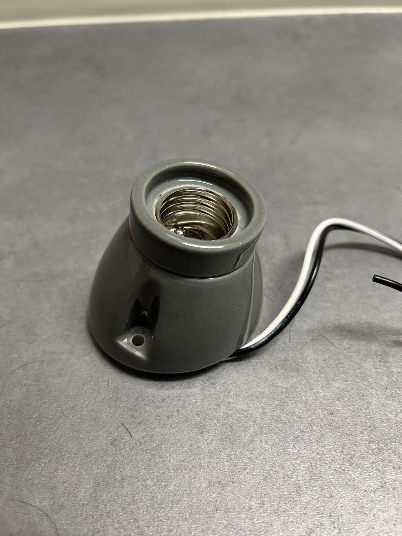 E26ソケット グレー 取り付け穴付き