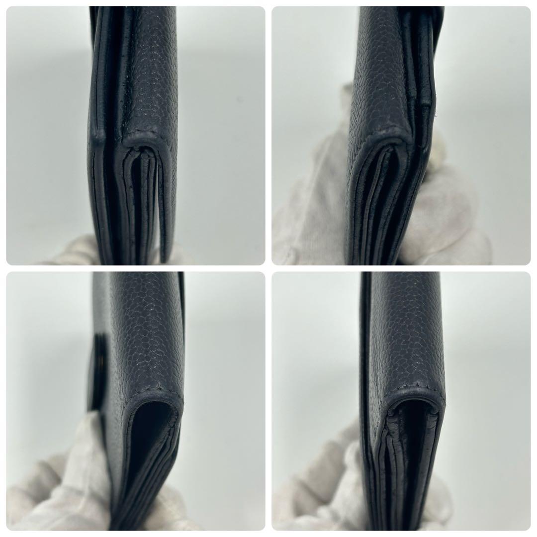 CHANEL シャネル　二つ折り財布　ブラック　キャビアスキン