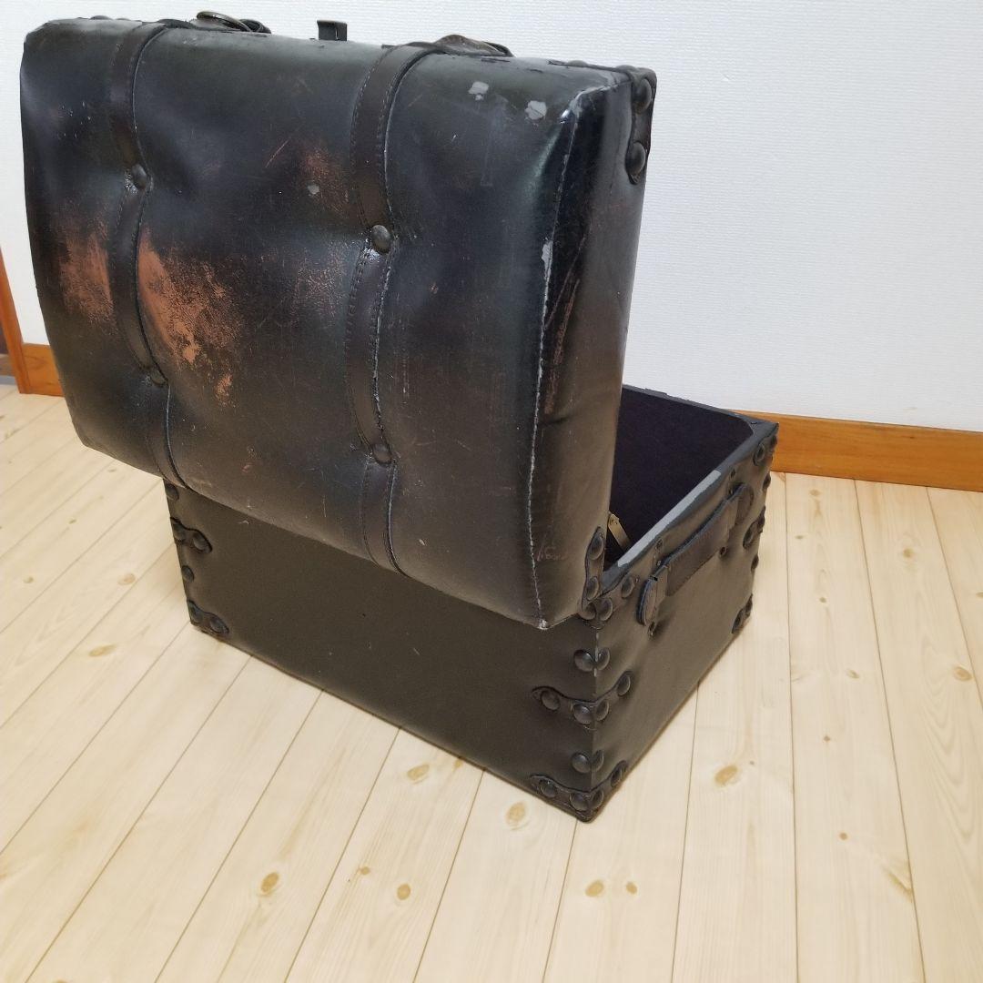 アンティーク　革宝箱　スツール　椅子　収納あり