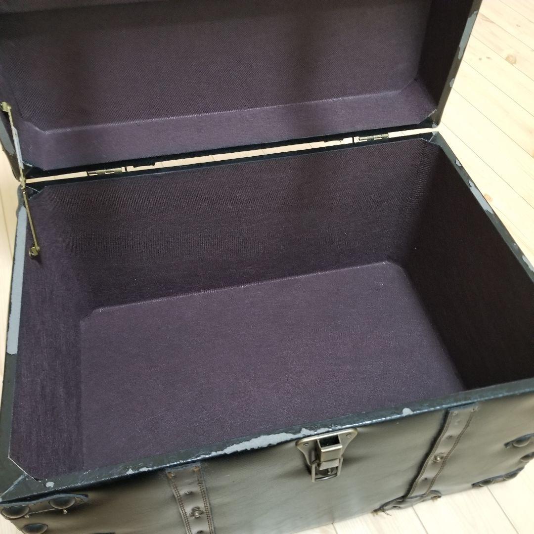 アンティーク　革宝箱　スツール　椅子　収納あり