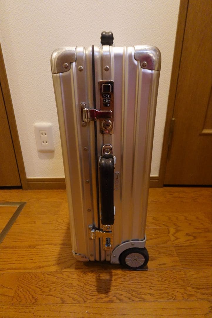 RIMOWA Classic Flight（クラシックフライト） 35L 2輪