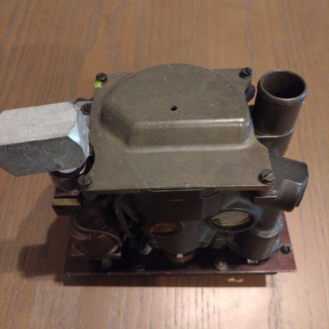 航空計器　OXYGEN REGULATOR