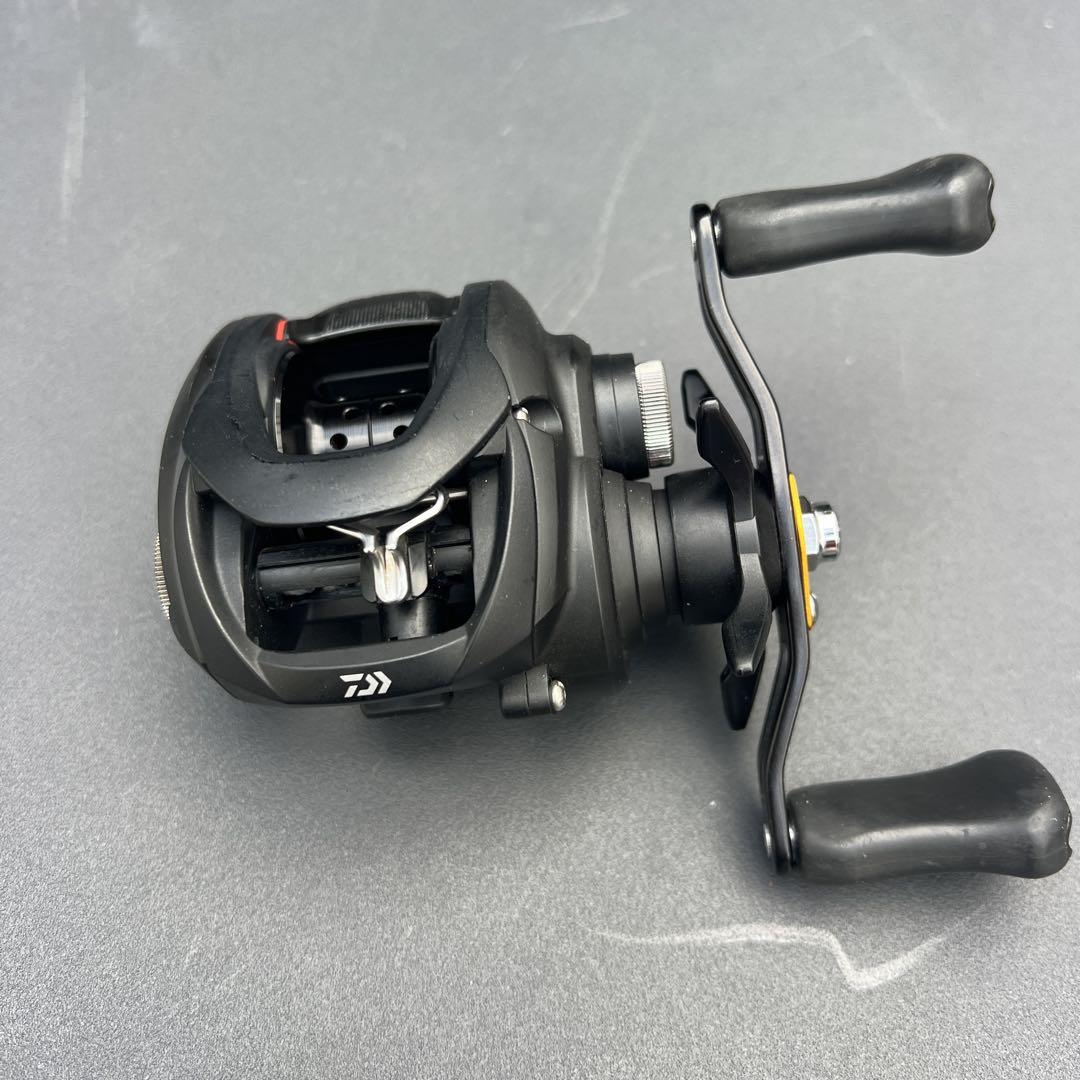 24TATULA ベイトリール 　右巻き Daiwa タトゥーラ ベイトリール 右巻き