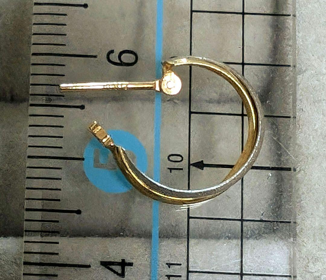 7/1まで出品★K18&PT900 片耳のみ　ツイストフープピアス