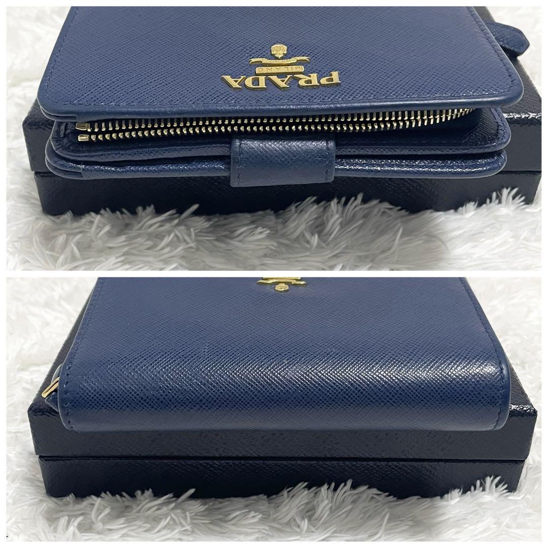 美品✨プラダ 二つ折り財布 サフィアーノレザー ファスナー 金