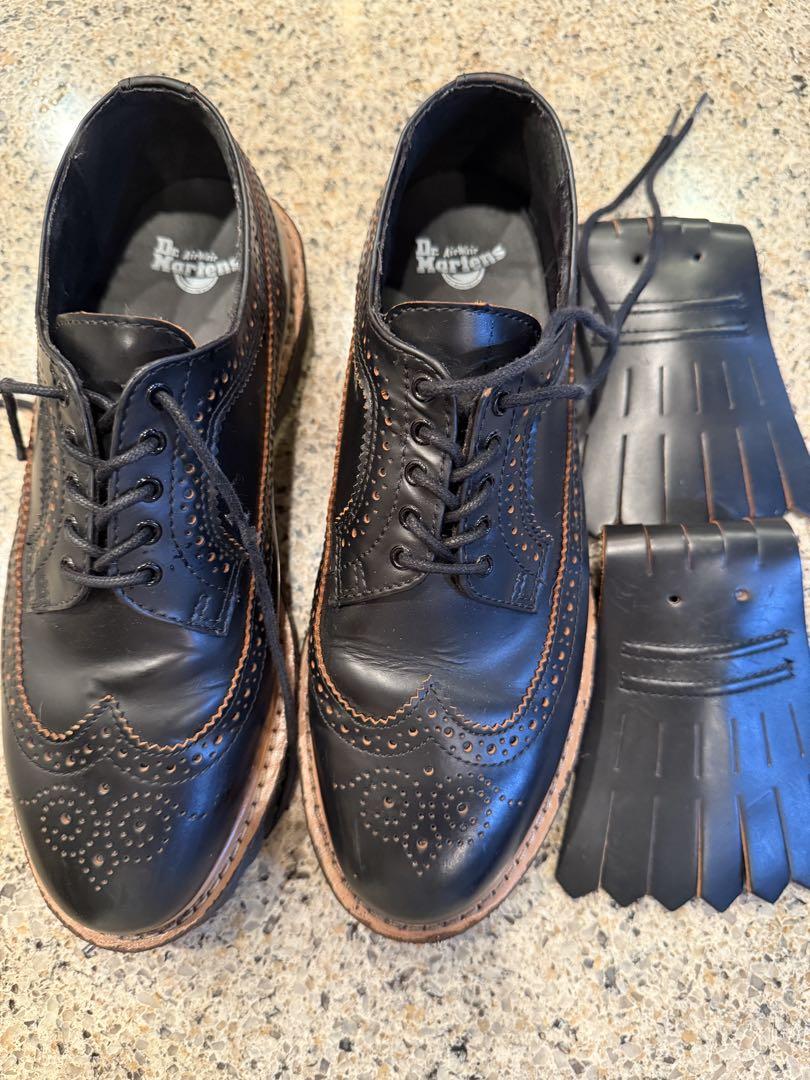 Dr. Martens フリンジ付きローファー 黒
