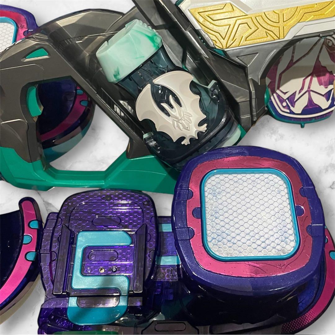 仮面ライダー リバイス 変身ベルト 9点 バイスタンプ8個付き コレクションBANDAI YUZUMIYA_COM