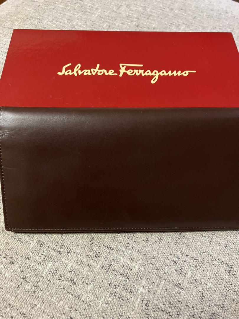 Salvatore Ferragamo フェラガモ　長財布