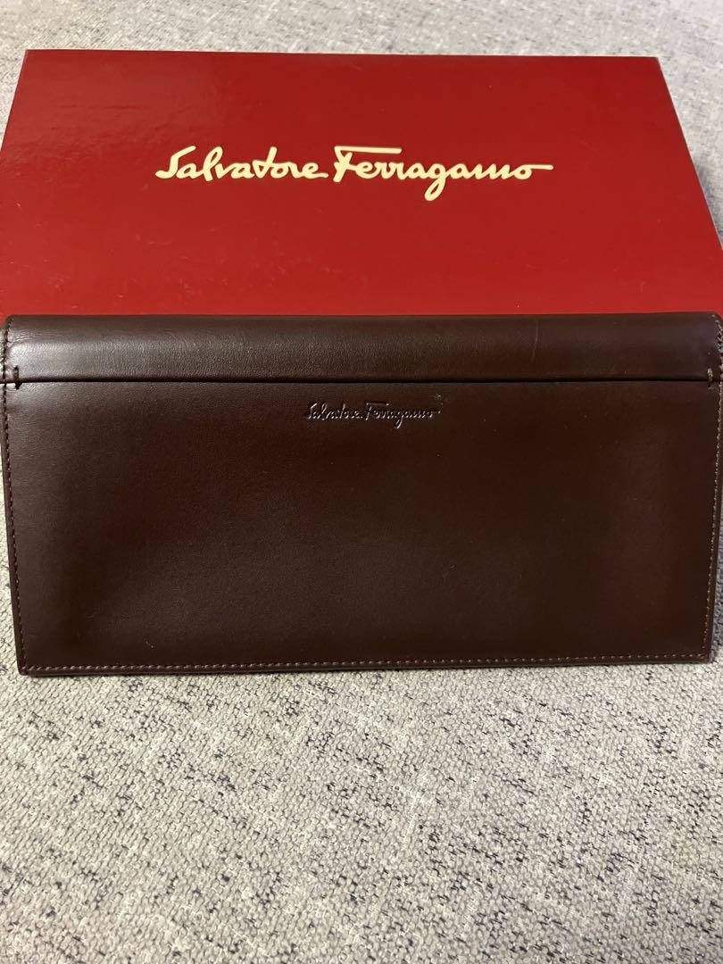 Salvatore Ferragamo フェラガモ　長財布