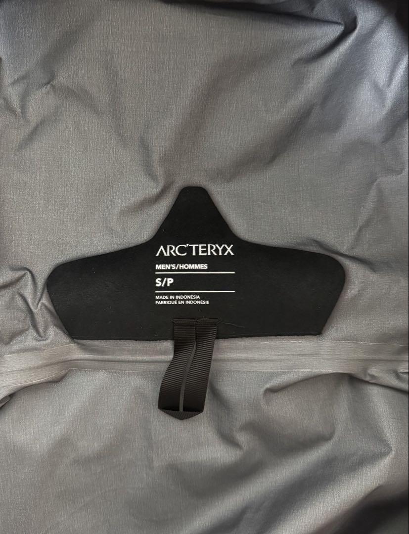 ARC'TERYX アルファ　ブラック ナイロンジャケット バードエイド有