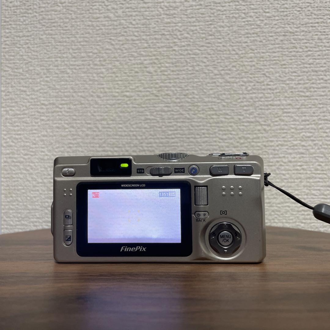 【オールドコンデジ】 FUJIFILM FinePix F710