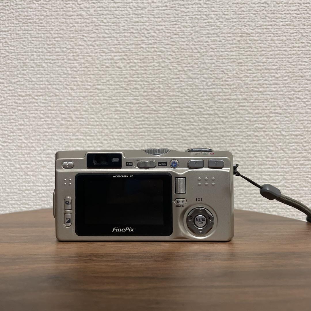 【オールドコンデジ】 FUJIFILM FinePix F710