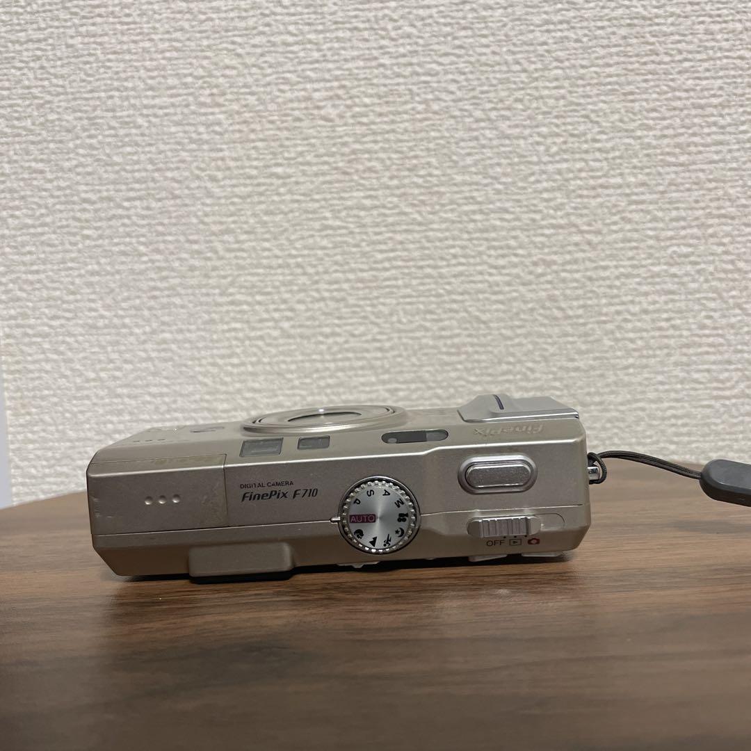 【オールドコンデジ】 FUJIFILM FinePix F710