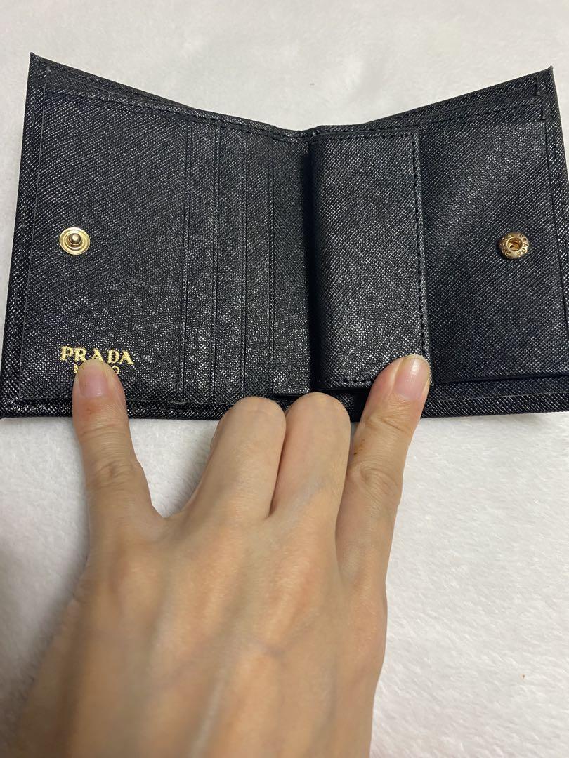プラダ　サフィアーノ　財布　2つ折り