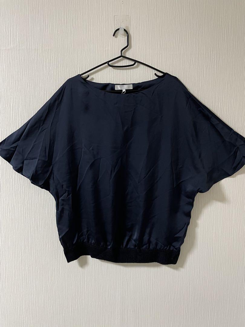 【新品タグ付き】自由区　サテンブラウス　ネイビー　サイズ42