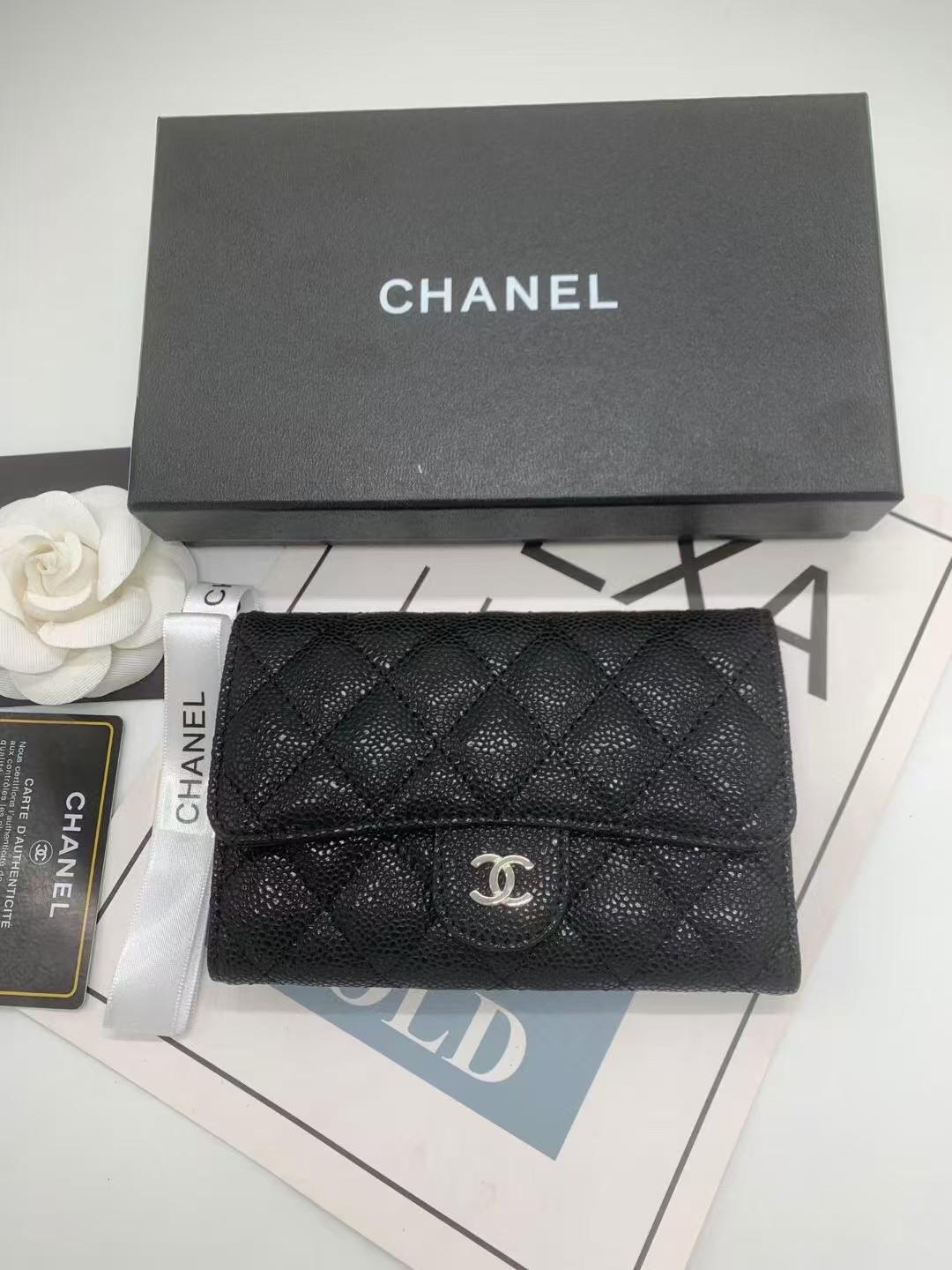 シャネル CHANEL 三つ折り財布