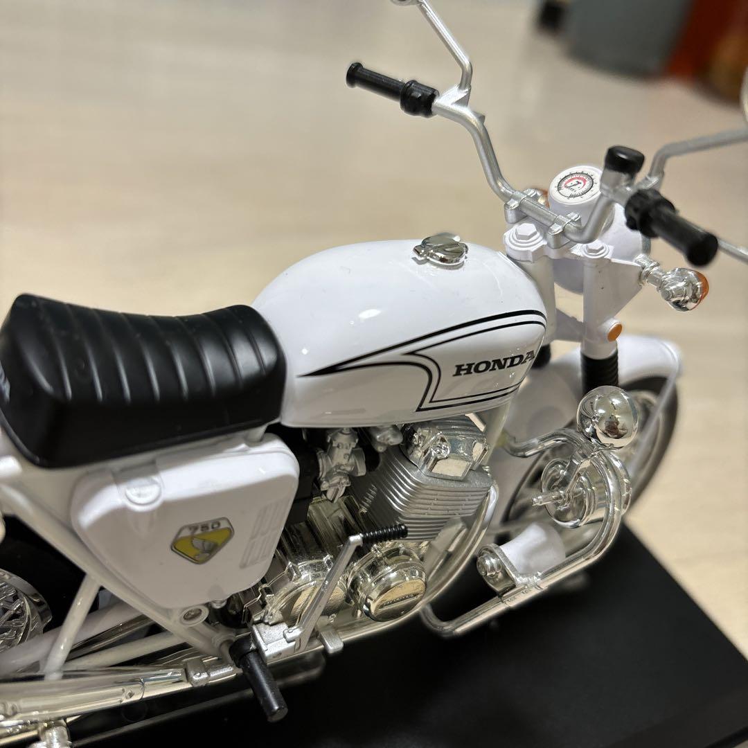 Honda 白バイ アオシマ 白 1/12スケール - メルカリ
