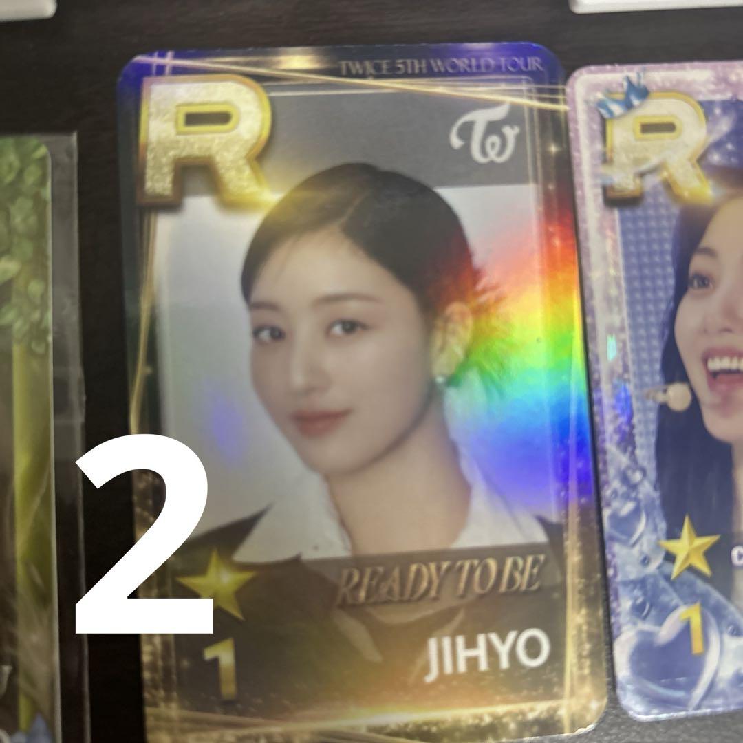 TWICE トレカ3枚とトレカスタンド2個まとめ買いでダヒョン付きます