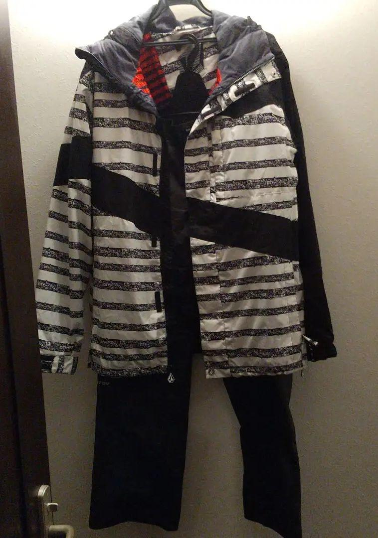 15410円 最大85%オフ! komeko様用 VOLCOM スノーボードウェア上下セット 15410円 最大85%オフ! komeko様用 VOLCOM スノーボードウェア上下セット