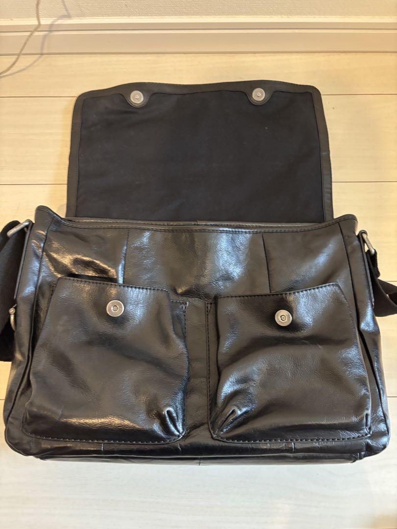 fossil メンズ 黒 皮 ショルダーバッグ