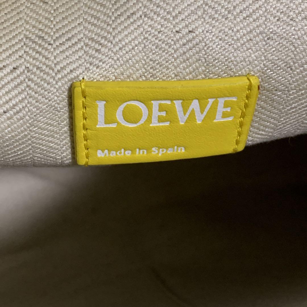 【美品】LOEWE Tポーチ クラッチバック アナグラム リピート エンボス
