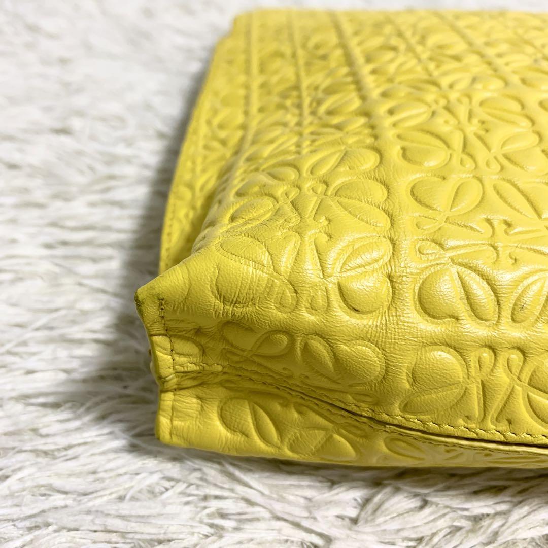 【美品】LOEWE Tポーチ クラッチバック アナグラム リピート エンボス