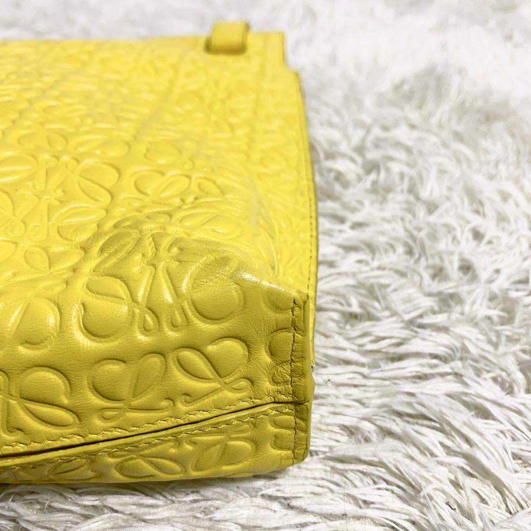 【美品】LOEWE Tポーチ クラッチバック アナグラム リピート エンボス