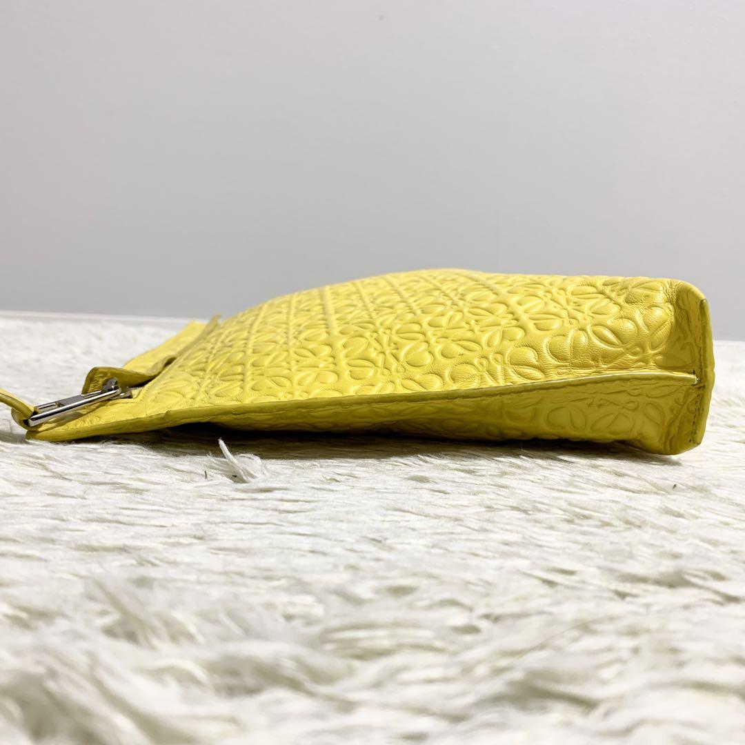 【美品】LOEWE Tポーチ クラッチバック アナグラム リピート エンボス