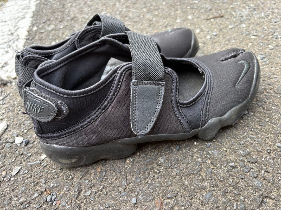 Nike エアリフトプリーズ