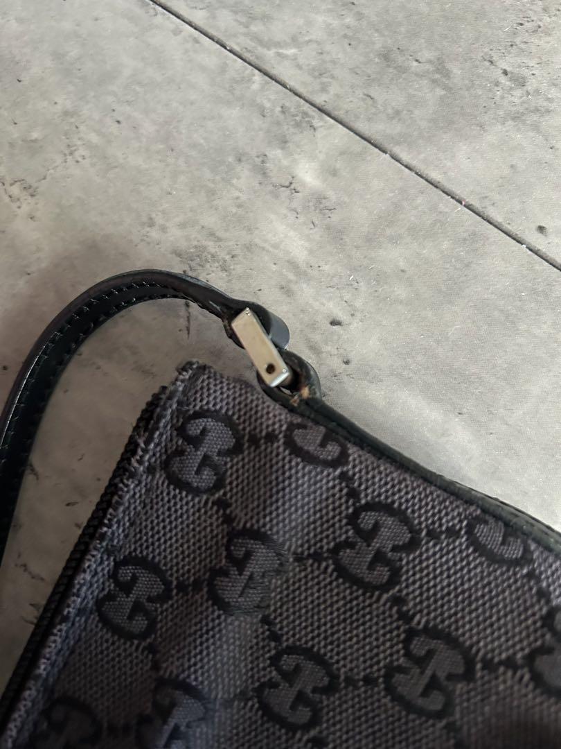 GUCCI グッチ　アクセサリーポーチ GGキャンバス レザー ミニハンドバッグ