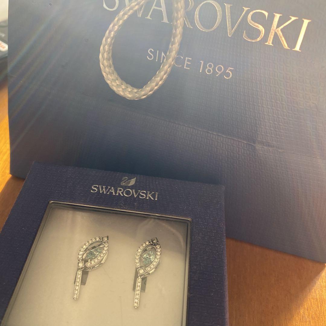 Swarovski 青色クリスタル ピアス