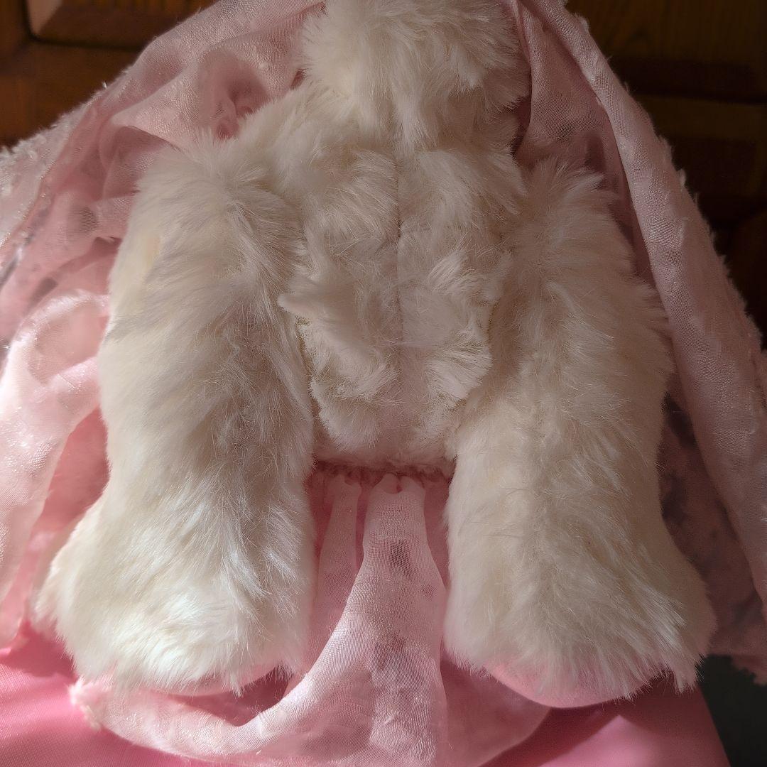 ピンクのうさぎのぬいぐるみ