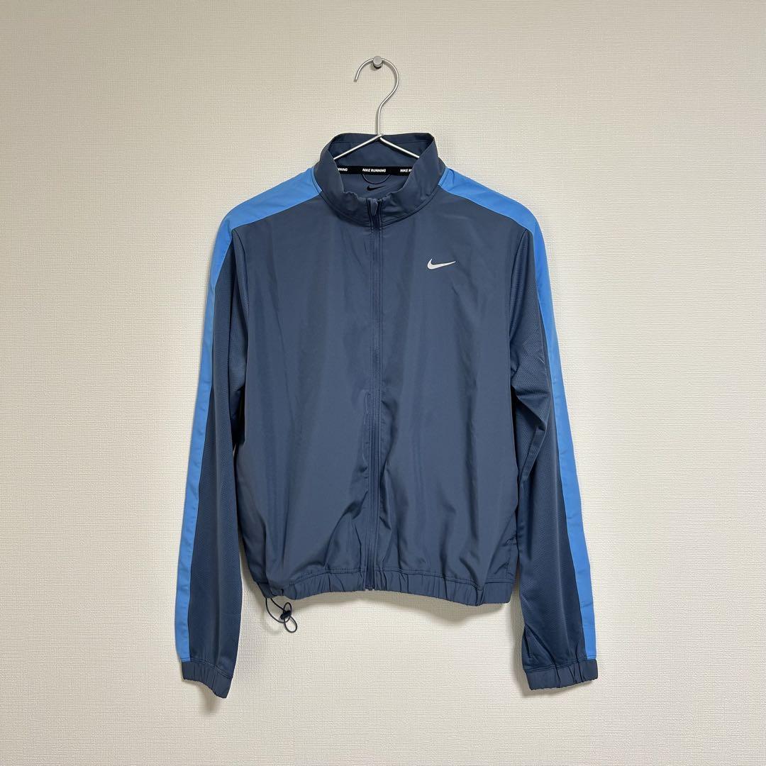 【新品】ナイキ　レディースランニングウェア