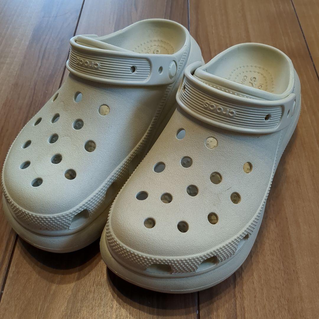 Crocs クリーム クロッグサンダル　23cm
