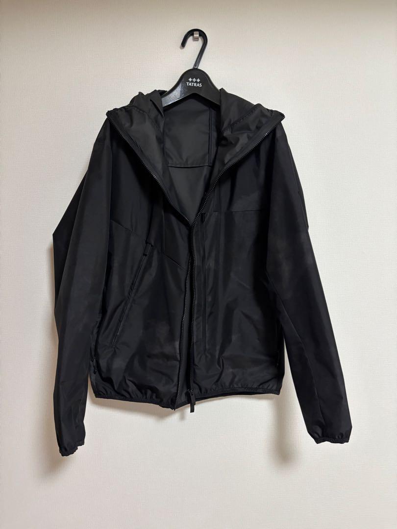 定価18万　モンクレール　美品　希少　マウンテンパーカー