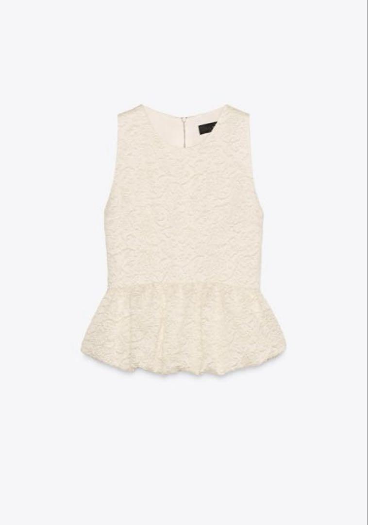 ZARA エンボス加工ペプラムトップス