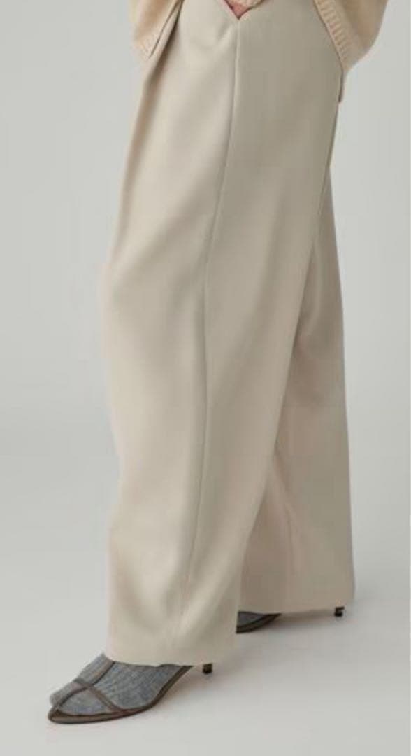 トリクシオンタックパンツ