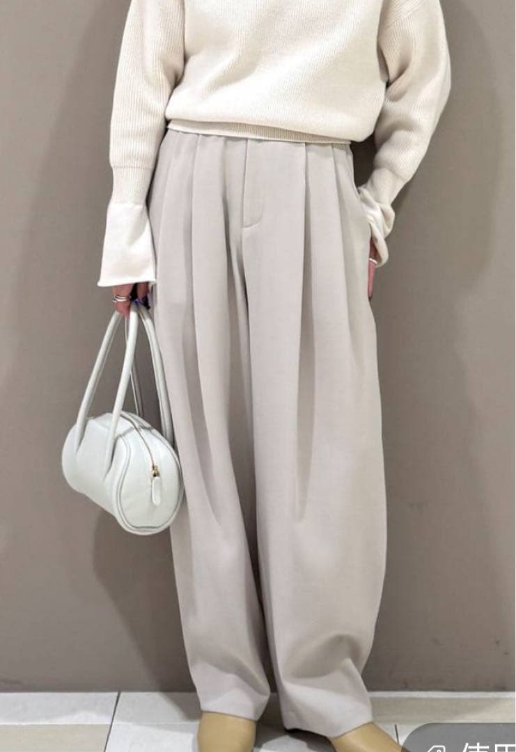 トリクシオンタックパンツ