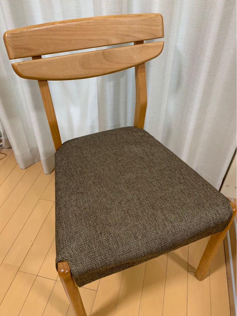 【ニトリ　4人掛ダイニングテーブルセット】　　椅子２脚ベンチ1脚