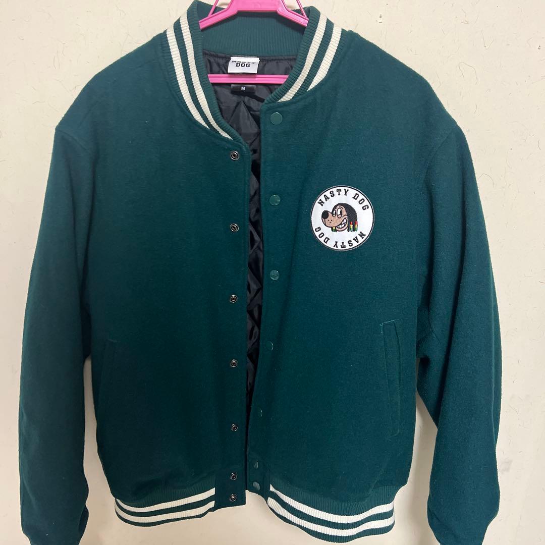 ナスティードッグ　スタジャン　緑