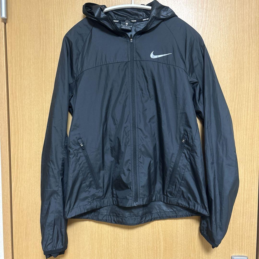 Nike ウィンドブレーカー Mサイズ ランニングウェア　ブルーリボン NIKE ランニングウェア ウィンドブレーカー Mサイズ レディース