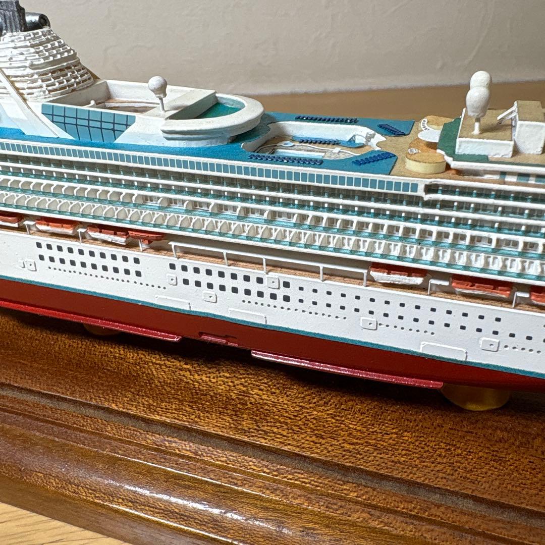 ケ*様様 クルーズ船 ダイヤモンドプリンセス 28cm木製台座付き クルーズ船 ダイヤモンドプリンセス 28cm木製台座付き - メルカリ