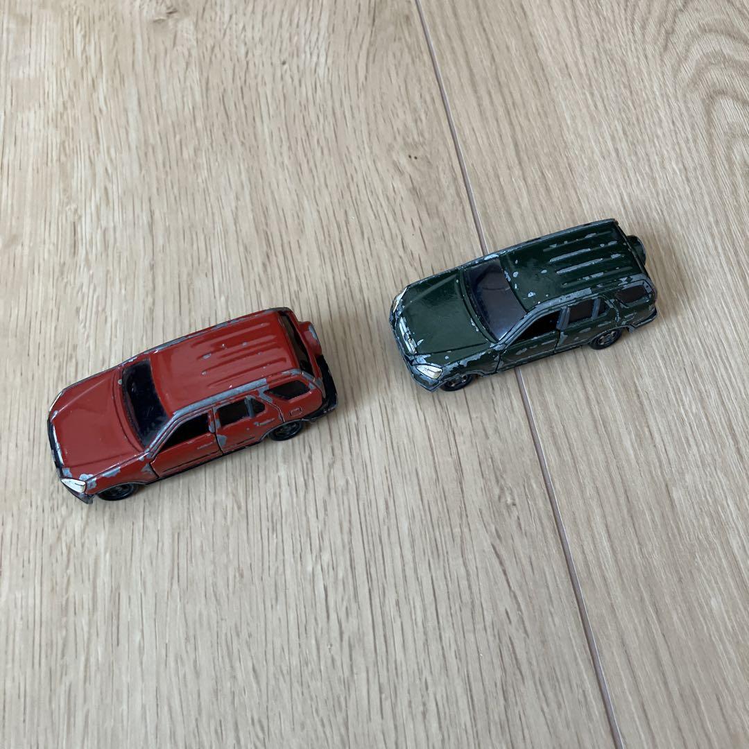 トミカ(ミニカー) × 2台+百均クリアケース - メルカリ