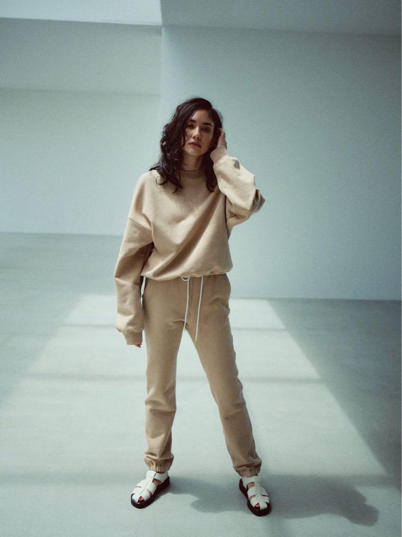 新品／試着のみ　THE NEWHOUSE スウェット　ベージュ