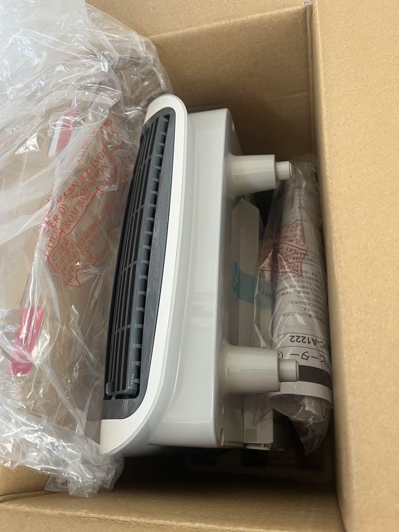 『新品・未開封』人感センサー付きファンヒーター　 脱衣室　壁掛け　工事不用