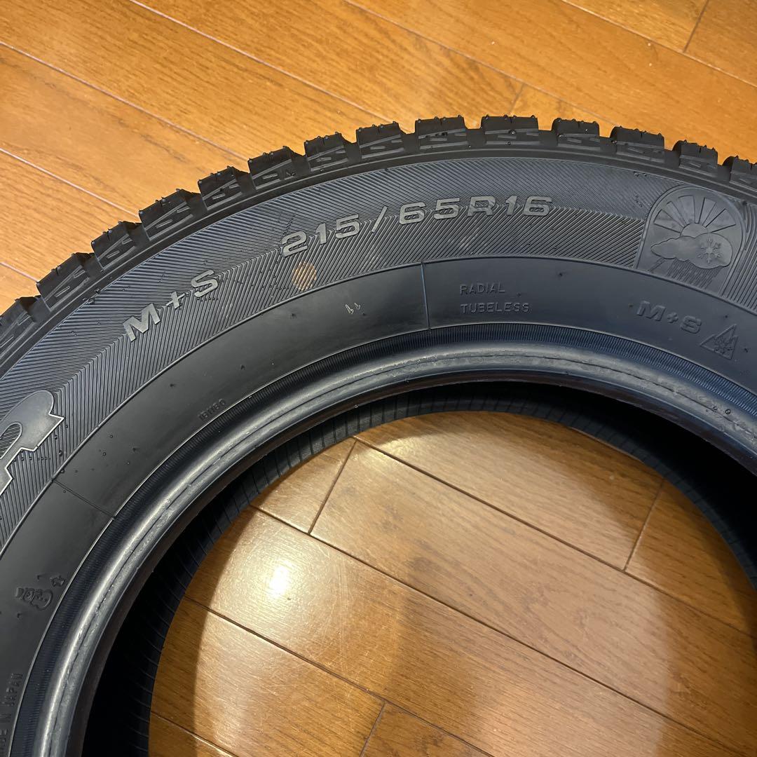 グッドイヤー　Vector 4 Seasons 215/65 R16