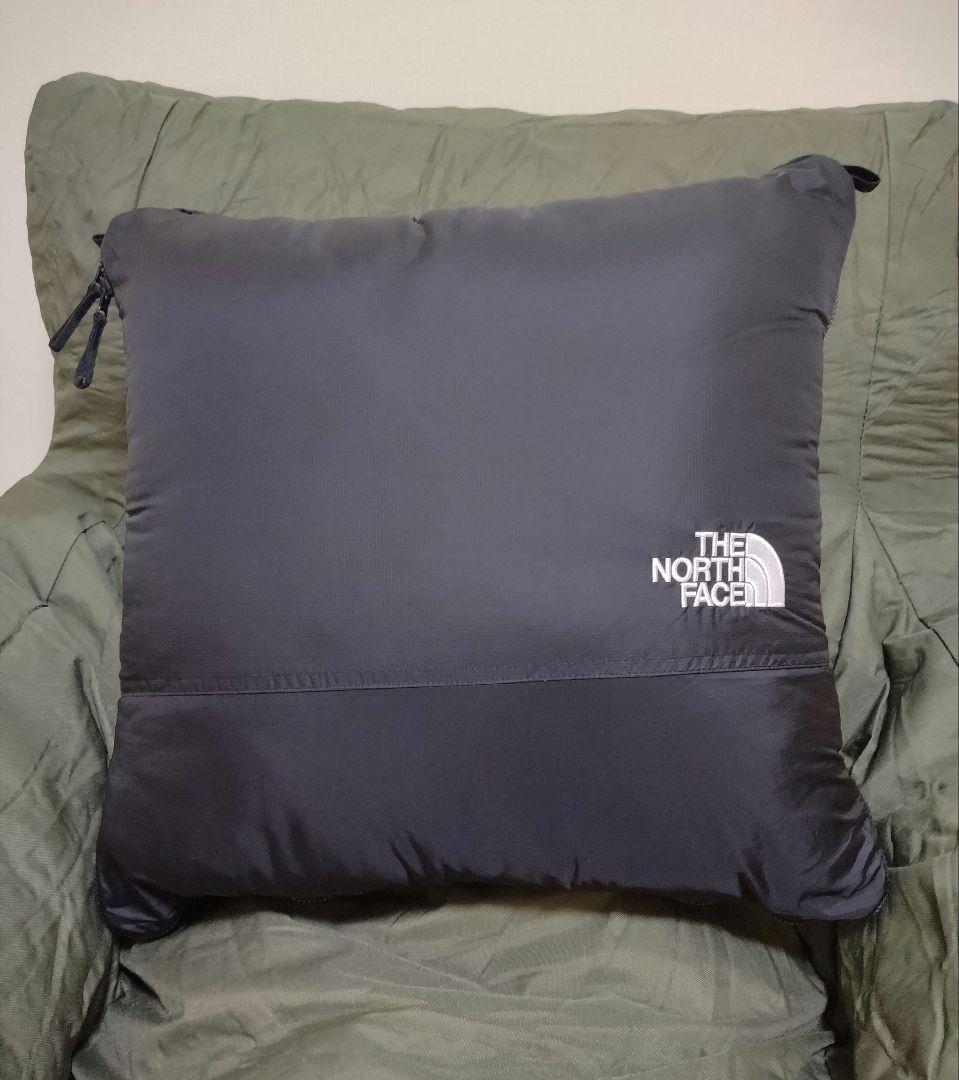 美品THE NORTH FACE ブラッククッション