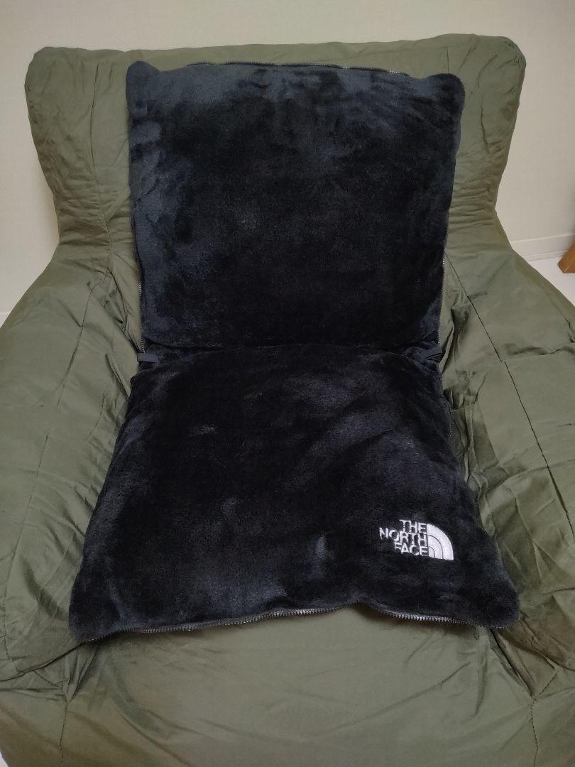 美品THE NORTH FACE ブラッククッション
