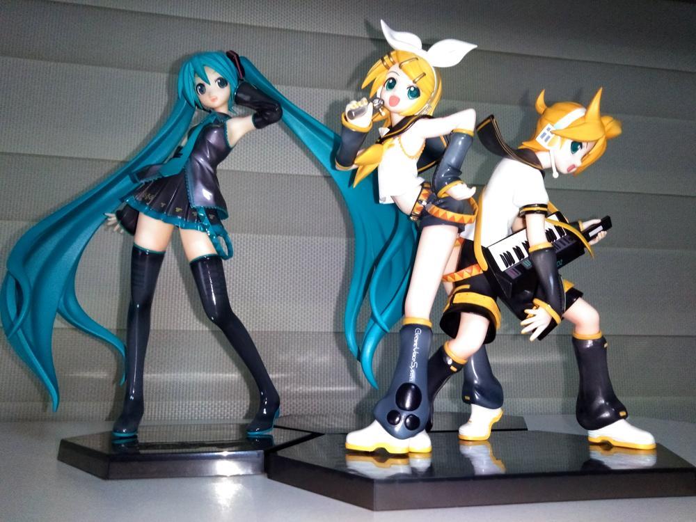2025年のクリスマス 三体セット】初音ミク・鏡音リン・レン【フィギュア】 スポーツ