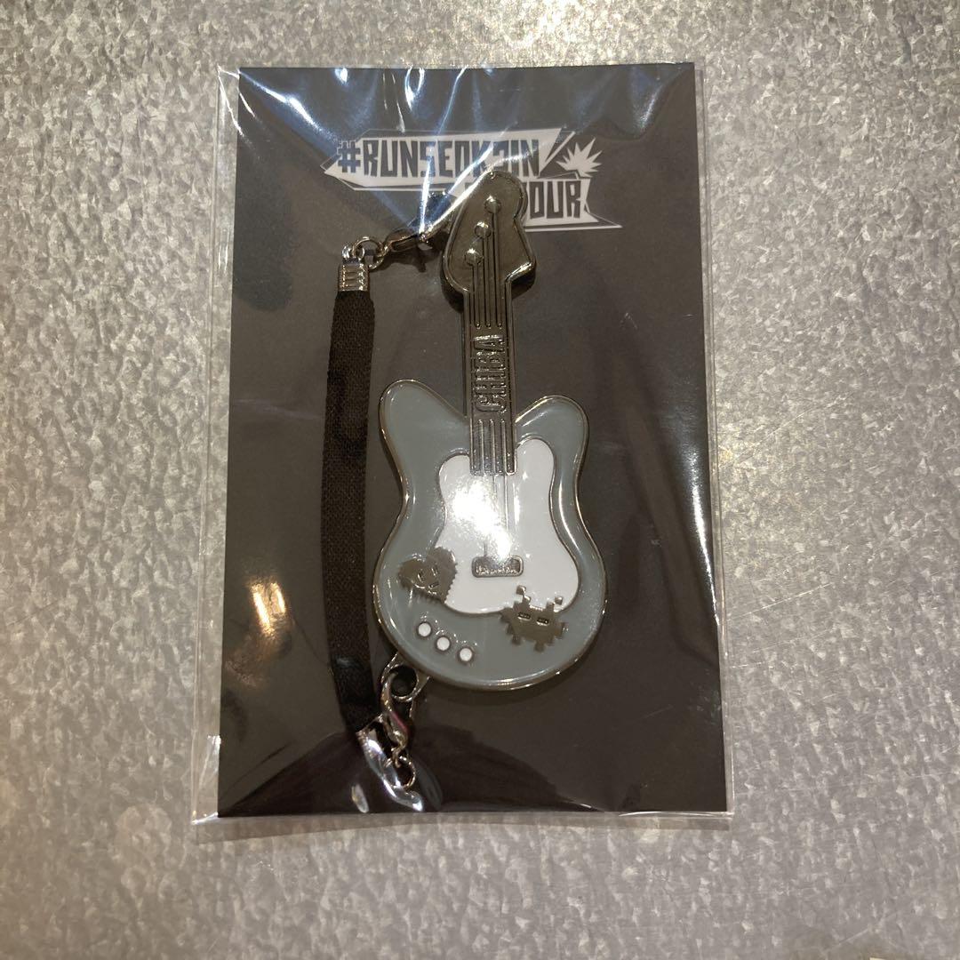 会場限定 JIN BTS ジン ギターチャーム 大阪 幕張 Mini Charm BTS ジン チ JIN ジン 幕張 会場限定 ギター チャーム - メルカリ